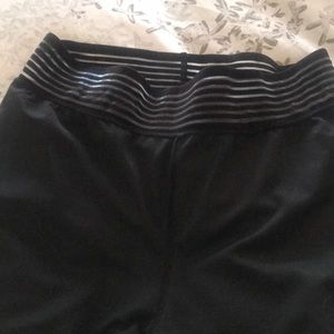 Black yoga pants large